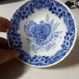 Thanksgiving Churchill bowl made in England has a factory mistake on lettering
